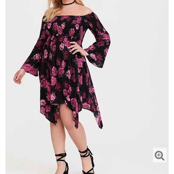 torrid Dresses & Skirts - ❌SOLD❌Torrid Smocked Handkerchief Floral Dress